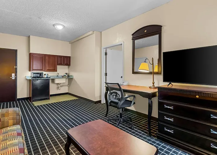 Comfort Inn & Suites Somerset - New Brunswick