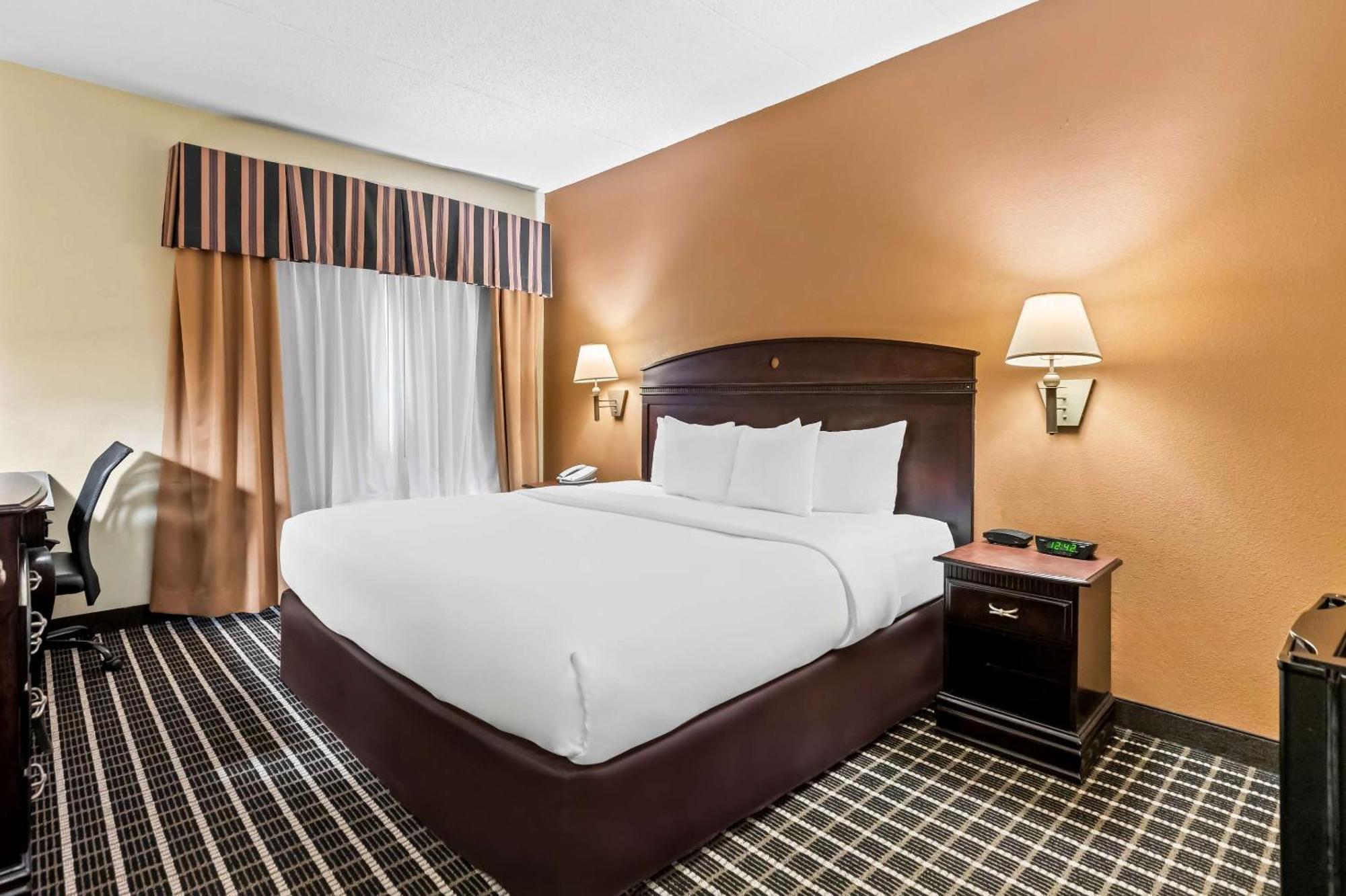 Comfort & - New Brunswick Hotel