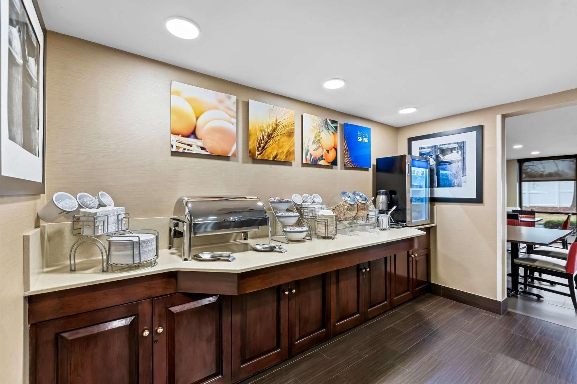 Comfort & - New Brunswick Hotel Somerset