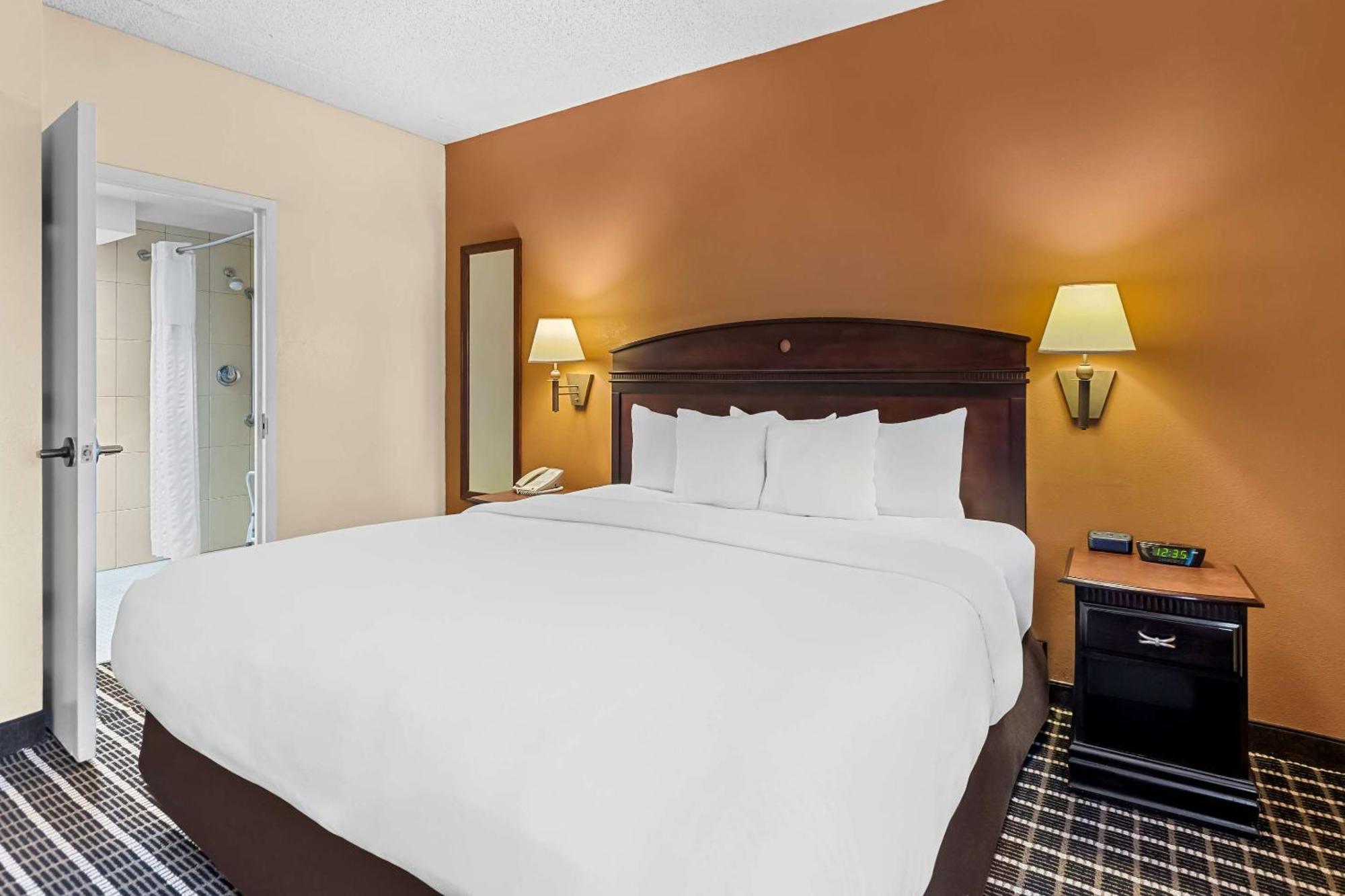 Comfort & - New Brunswick Hotel 3*