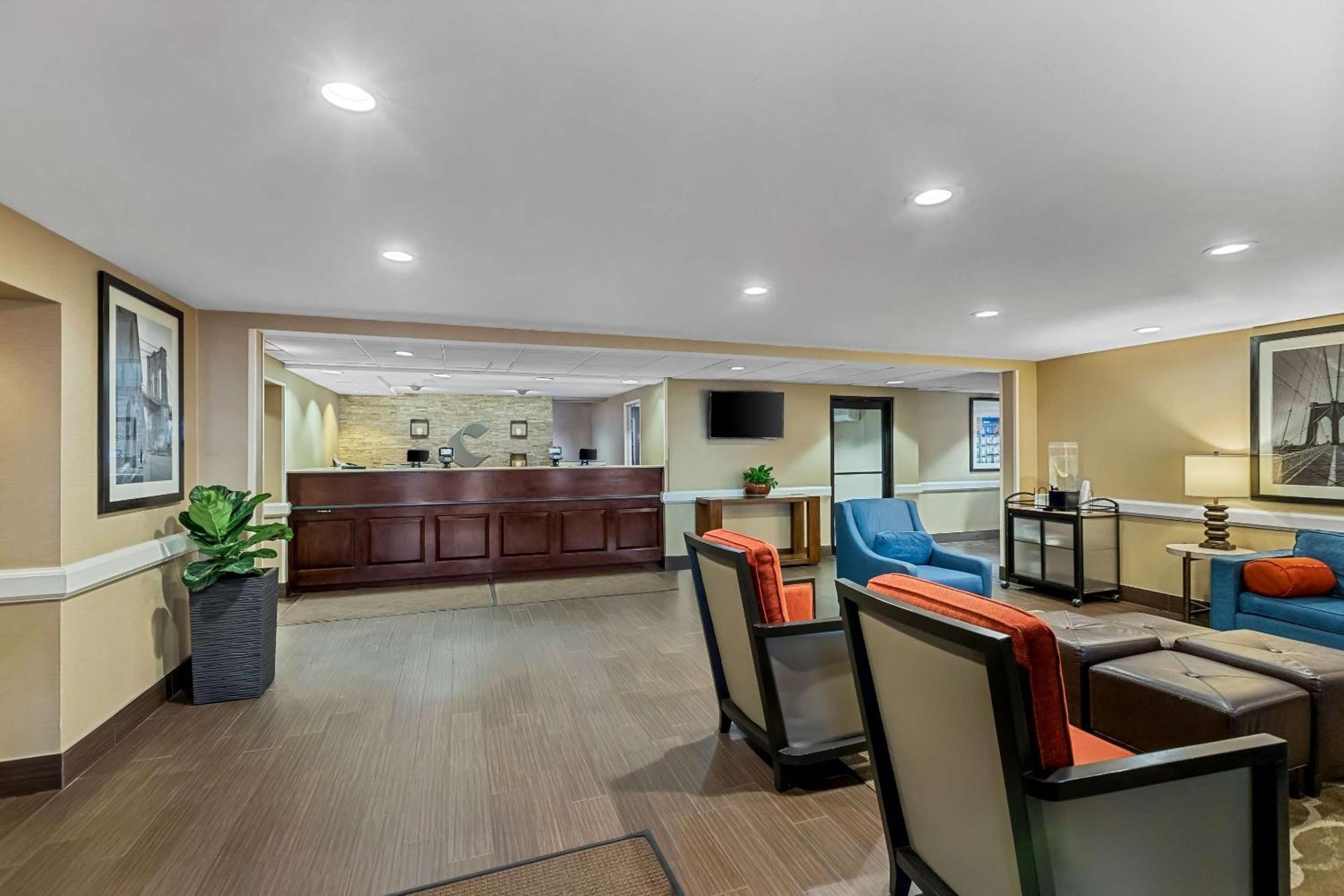 Hotel Comfort & - New Brunswick Somerset