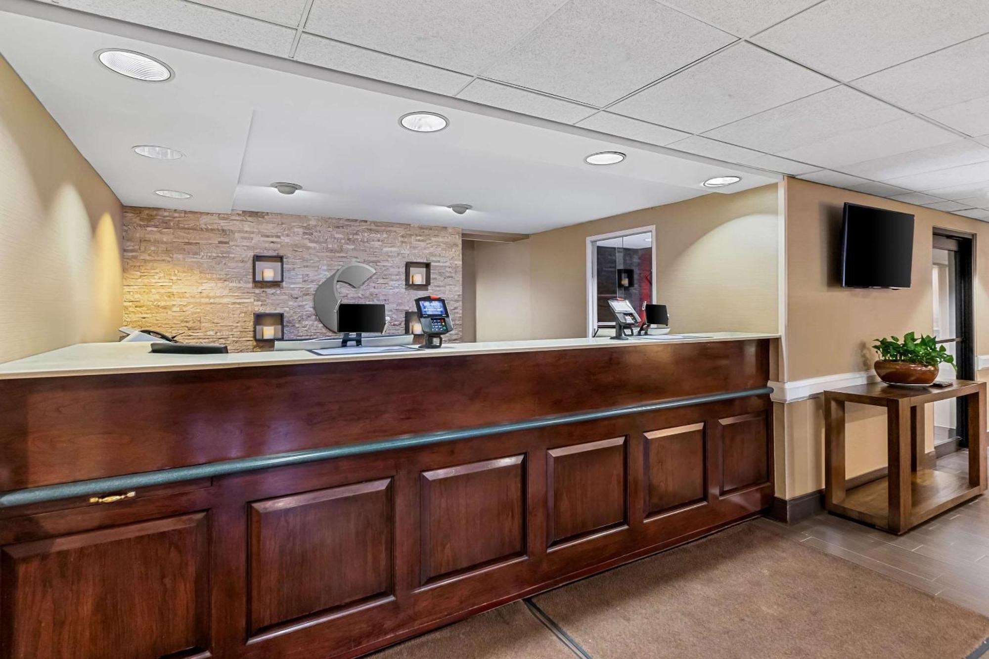 Comfort & - New Brunswick Hotel